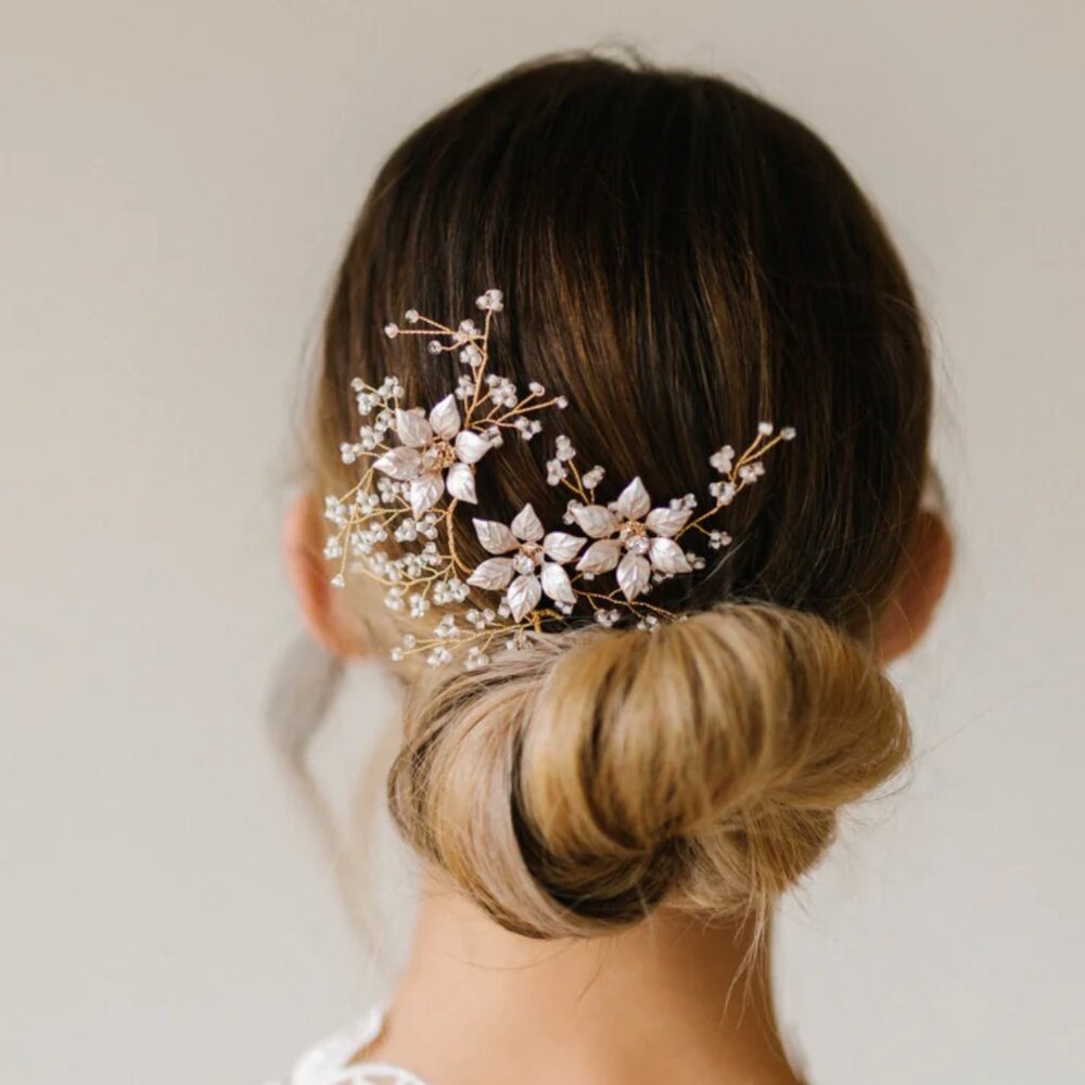 Untamed Petals Flower Lyra Pin - Dainty Pearl and Flower Hair Comb